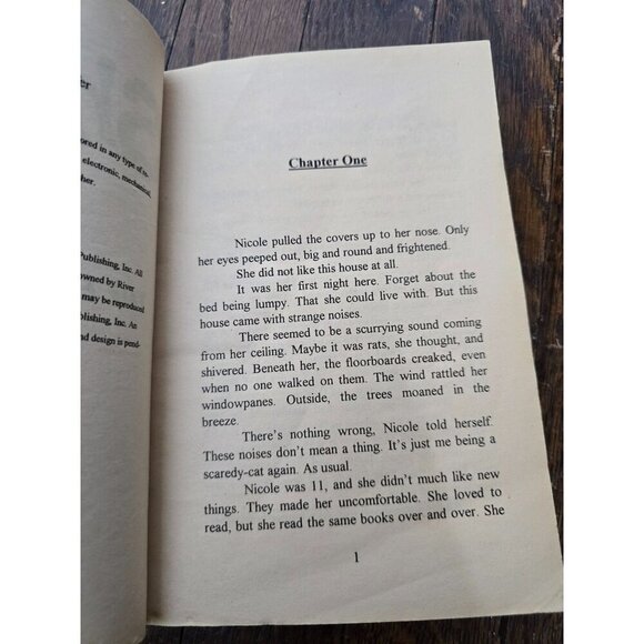 Shivers The Enchanted Attic by M.D. Spenser Horror Paperback Book Vintage 1996 - Picture 6 of 9